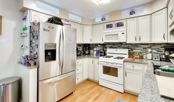 30 Oxford Ct, Algonquin, IL 60102