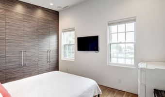 3329 Q St NW, Washington, DC 20007