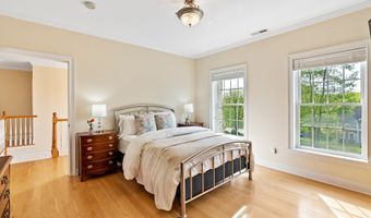 64 Warren Gln, Burlington, CT 06013