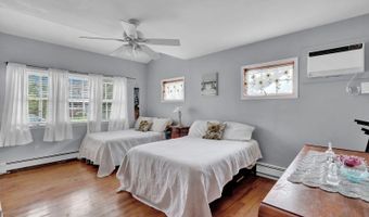 64 Hamilton St, Amityville, NY 11701