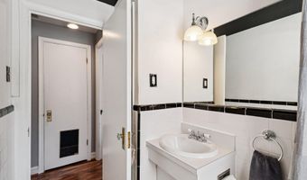 706 S ARLINGTON MILL Dr 18302, Arlington, VA 22204