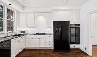 135 Staghound Ct, Alpharetta, GA 30005