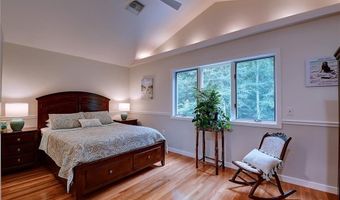13 Woodlawn Cir, Hopkinton, RI 02832