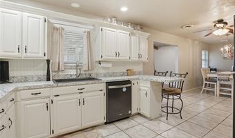 319 Cameron Dr, Altus, OK 73521