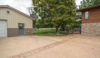 364 E 1600 Rd, Baldwin City, KS 66006