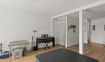 4 Canterbury Ln, Bourne, MA 02532