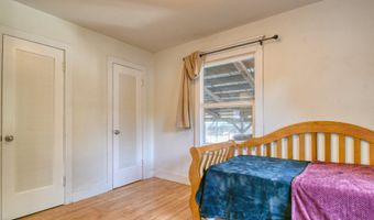 424 E DARWIN St, Athena, OR 97813