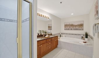 1555 N COLONIAL Ter 601, Arlington, VA 22209
