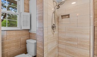 107 Barnett Dr, Bishopville, SC 29010