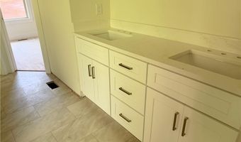1050 E Chamberlin Dr, Asheboro, NC 27205