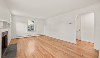 18 Grove Rd, Cromwell, CT 06416