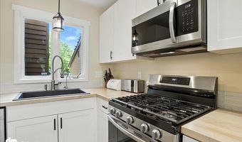 6622 Lakeway Dr, Anchorage, AK 99502