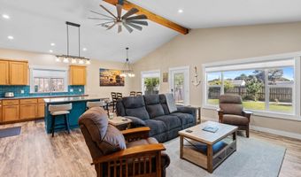 875 12TH St, Bandon, OR 97411