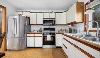 71 Willow Rd, Charlestown, RI 02813