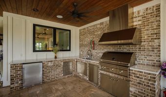 173 Circlestone Dr, Adel, GA 31620