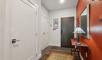625 SLATERS Ln 201, Alexandria, VA 22314