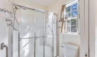 844 GLEN Dr, Bethany Beach, DE 19930