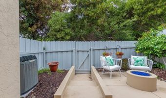 827 Del Mar Downs Rd E, Solana Beach, CA 92075