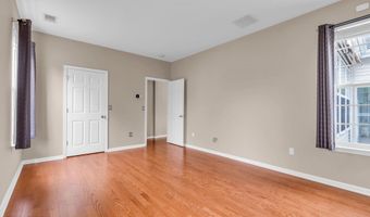 5 Minot Light Ct, Barnegat, NJ 08005