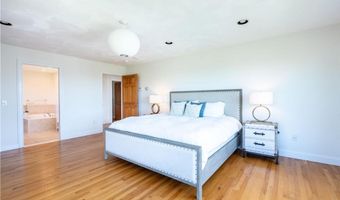 573 Wolcott Ave, Middletown, RI 02842