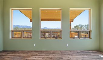 102 Spanish Peaks Rd, Arroyo Hondo, NM 87513
