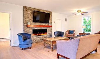 29 Lake Ave, Barrington, RI 02806