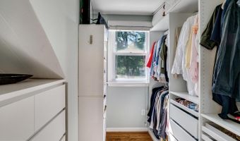 6626 CAVALIER Dr, Alexandria, VA 22307