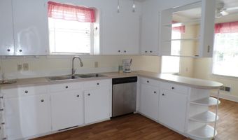 302 Baskin Ave, Bishopville, SC 29010