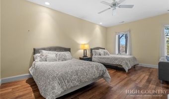 248 Hillcrest Ln, Banner Elk, NC 28604