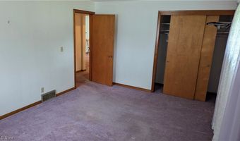 2921 Center Rd, Ashtabula, OH 44004