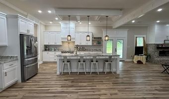1867 Locust Grove Rd, Batesville, AR 72501