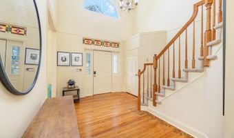 6 Colonial Cir, Alloway, NJ 07418