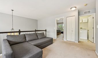 564 Woods Creek Ln, Algonquin, IL 60102