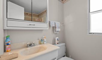 204 Winston Ave, Atlantic Beach, NC 28512