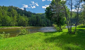 4 River Rd, Calder, ID 83808