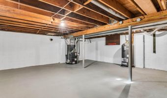 76 Maple St, Beachwood, NJ 08722