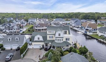221 Magnolia Dr, Bayville, NJ 08721