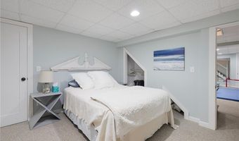 70 Jefferson Dr, East Greenwich, RI 02818