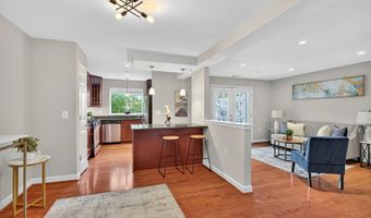 4163 S FOUR MILE RUN Dr 301, Arlington, VA 22204