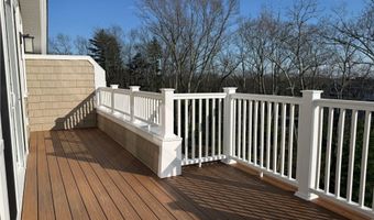 4 Longview Dr 404, Atkinson, NH 03811