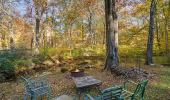 550 Twin Brook Ln, Coventry, RI 02816