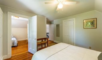 21 Elm St, Belfast, ME 04915