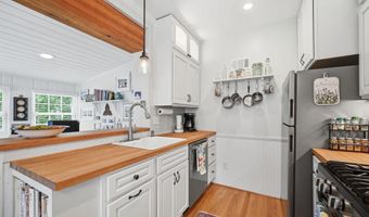 1116 N ROOSEVELT St N, Arlington, VA 22205
