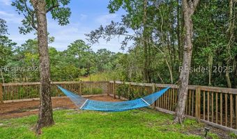 30 Dolphin Point Dr, Beaufort, SC 29907