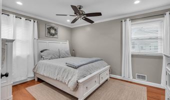 808 Sunset Rd, Beachwood, NJ 08722