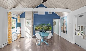 30 Eldredge Ave, East Greenwich, RI 02818
