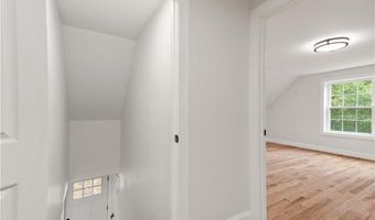 253 Biscuit City Rd, Charlestown, RI 02813