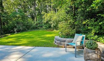 983 Hills Dr, Decatur, GA 30033