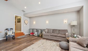 7701 Donegal Dr, Indianapolis, IN 46217