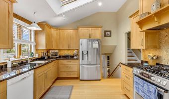 1 Sandy Ln, Bourne, MA 02532